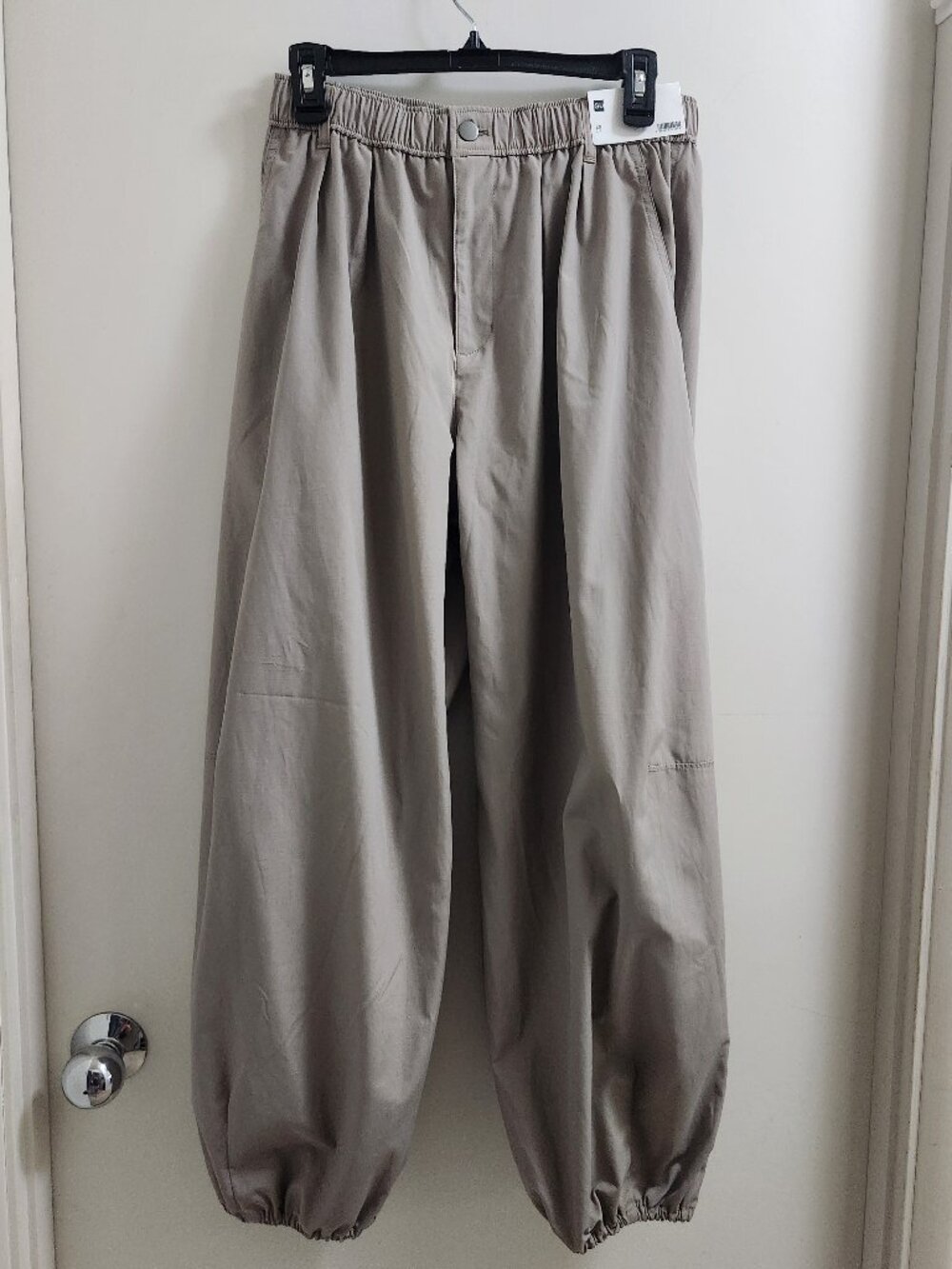 GU JAPAN Balloon / Jogger Pants